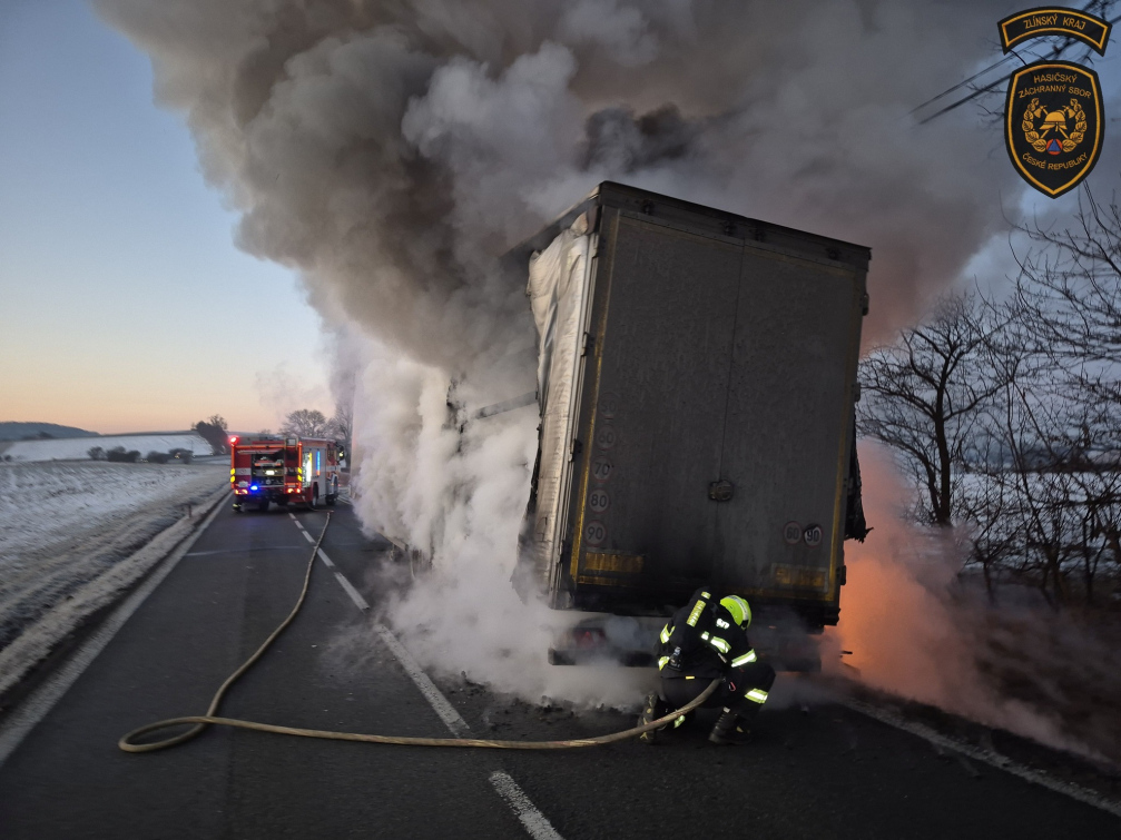 U Krhové začalo hořet nákladní vozidlo