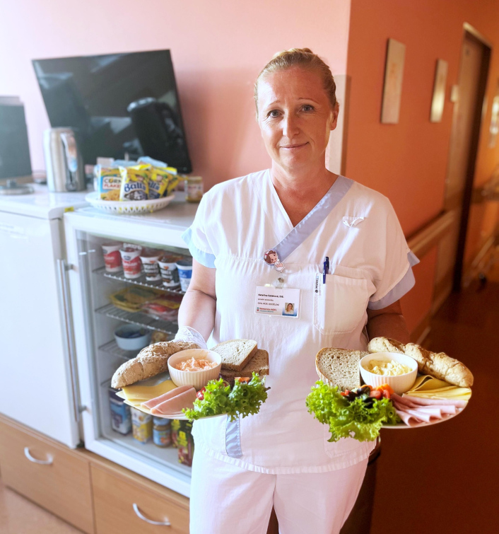 V porodnici Nemocnice AGEL Valašské Meziříčí si maminky mohou vybrat z rozmanitého jídelníčku