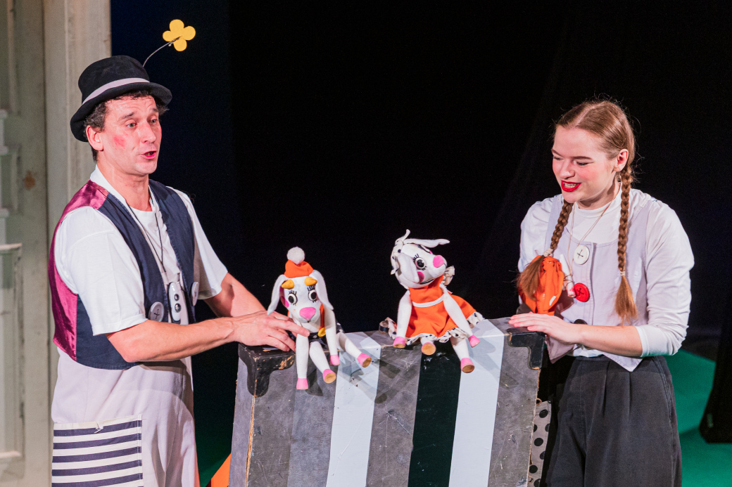 Divadlo Radost: O kůzlátkách a vlkovi aneb když jde kůzle otevřít