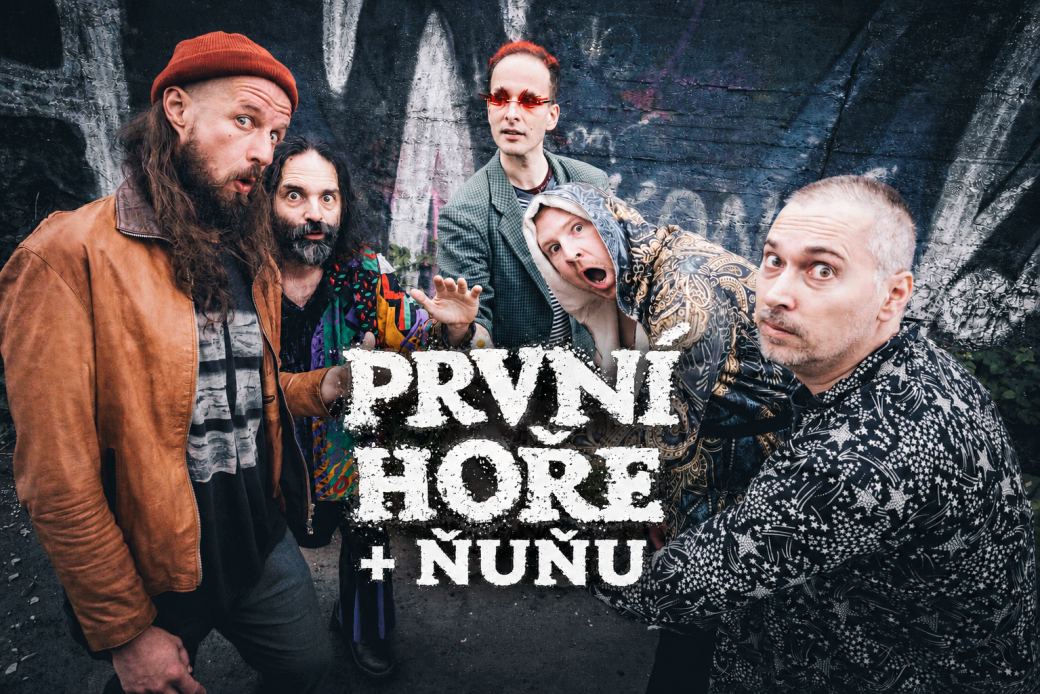 První hoře + ŇUŇU vystoupí na zámeckém nádvoří