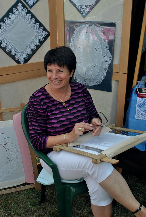 Zámek v Lešné u Valašského Meziříčí ovládnou krajky a výšivky