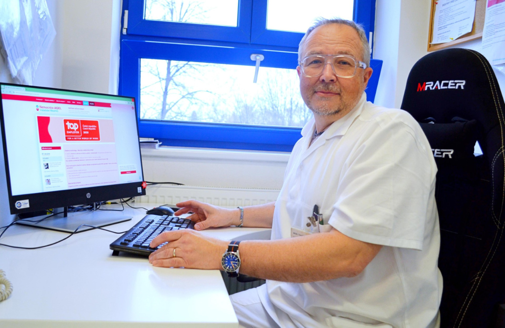 Trápí vás hemoroidy? „Odložte mobil na záchodě a přijďte včas," radí gastroenterolog z Nemocnice AGEL Valašské Meziříčí