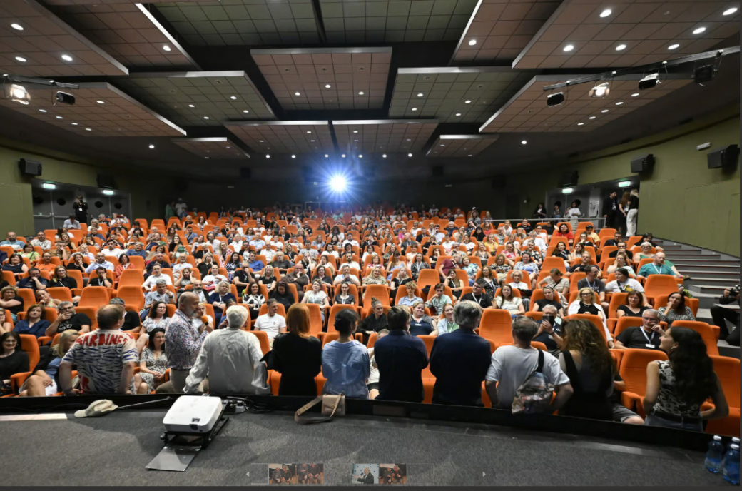 Letní filmová škola není jen kulturním zážitkem. Je to názor na věc, svět sám pro sebe, který neztrácí spojení s realitou