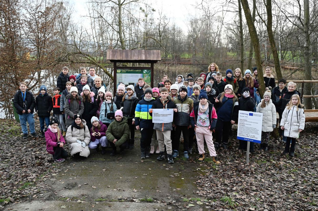 Okolí rybníčku v meziříčských kasárnách prohlédlo