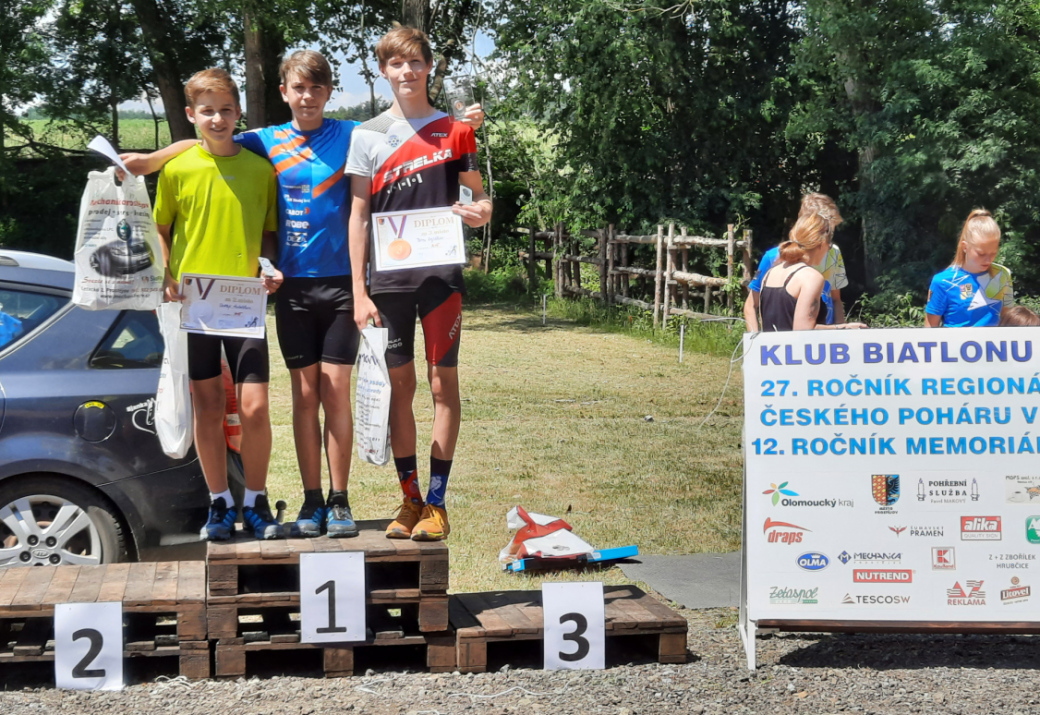 Čtyři zlaté medaile pro mladé biatlonisty z SKMVM