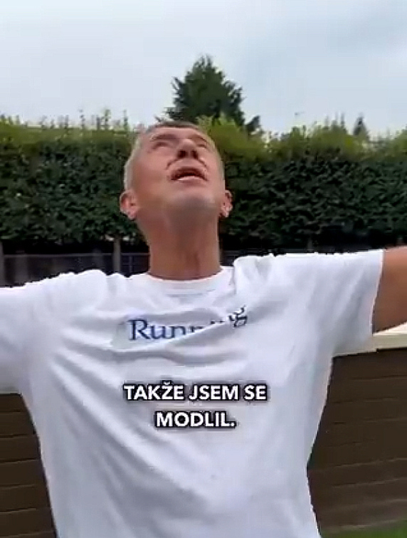 Babišiáš se modlil k Jezulátku a zařídil nám déšť. Známí faráři varují, že tohle už je na léčbu