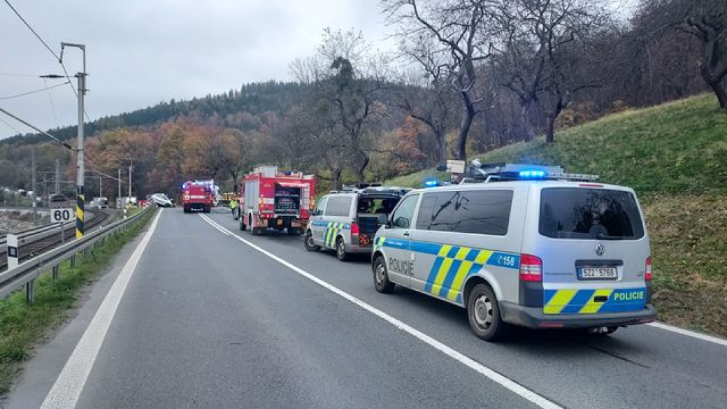 Tragická dopravní nehoda u Jablůnky. Dva mladí muži na místě zemřeli 