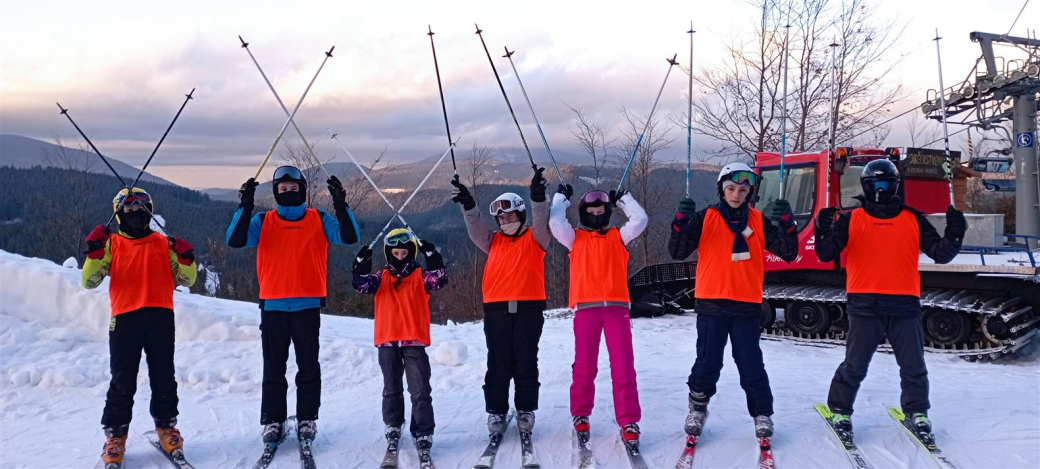 Děti z Chorvatska se učily na Valašsku lyžovat