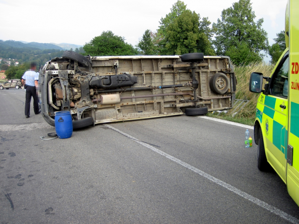 Vážná dopravní nehoda si vyžádala devět zraněných osob