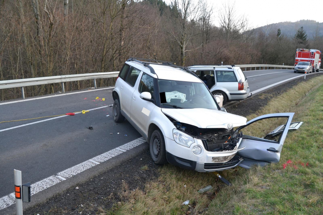 Nehoda v Lužné: Těžce zraněného řidiče transportoval vrtulník 