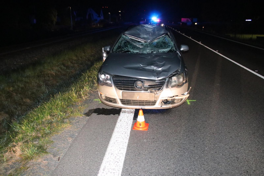 Tragická nehoda v Zubří. Cyklista nepřežil střet s autem