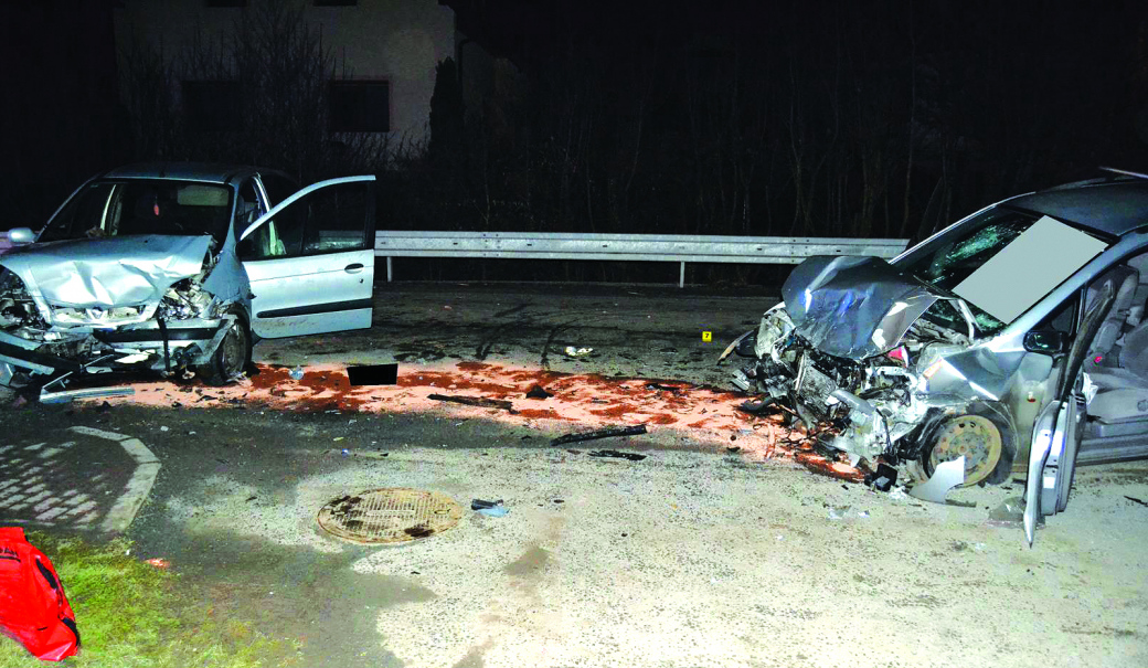 Chtěl ujet policii, čelně se srazil s devatenáctiletou dívkou