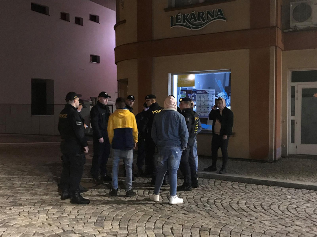 Hazard, alkohol, děti - během policejní akce nadýchalo 8 mladistvých 