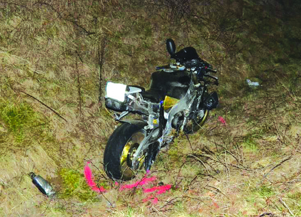 Motorkář utrpěl při nehodě u Vsetína těžké zranění. Přiletěl pro něj vrtulník 
