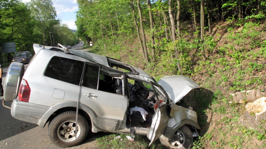 Šest zraněných po nehodě osobního vozu v Rožnově