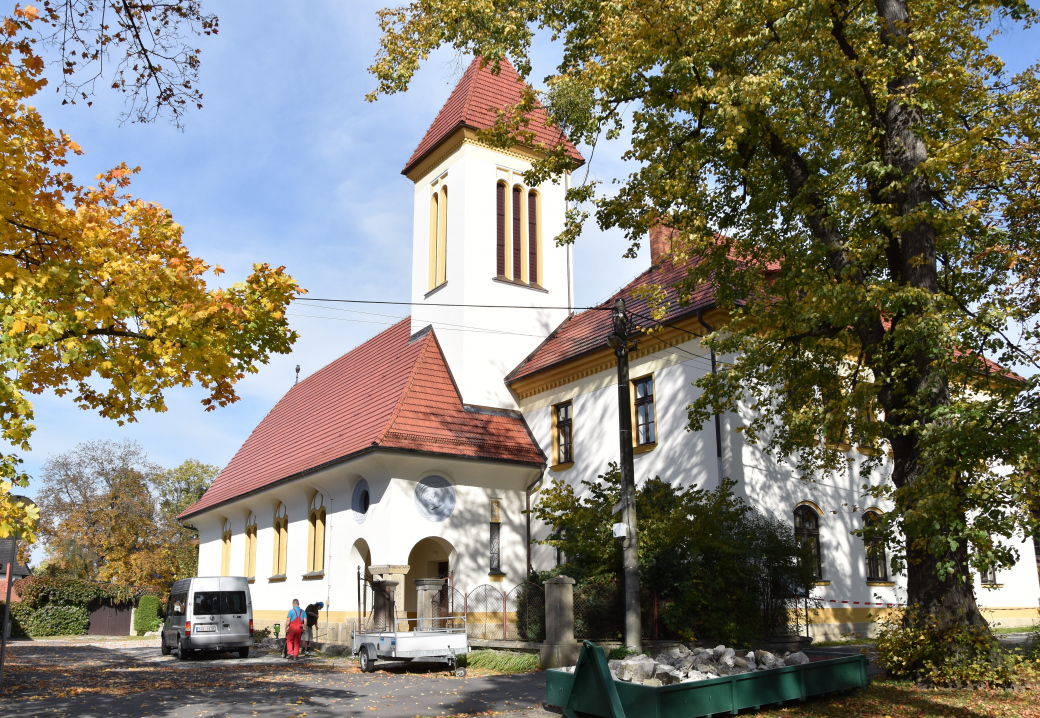Evangelický kostel ve Valašském Meziříčí ozdobí nový plot