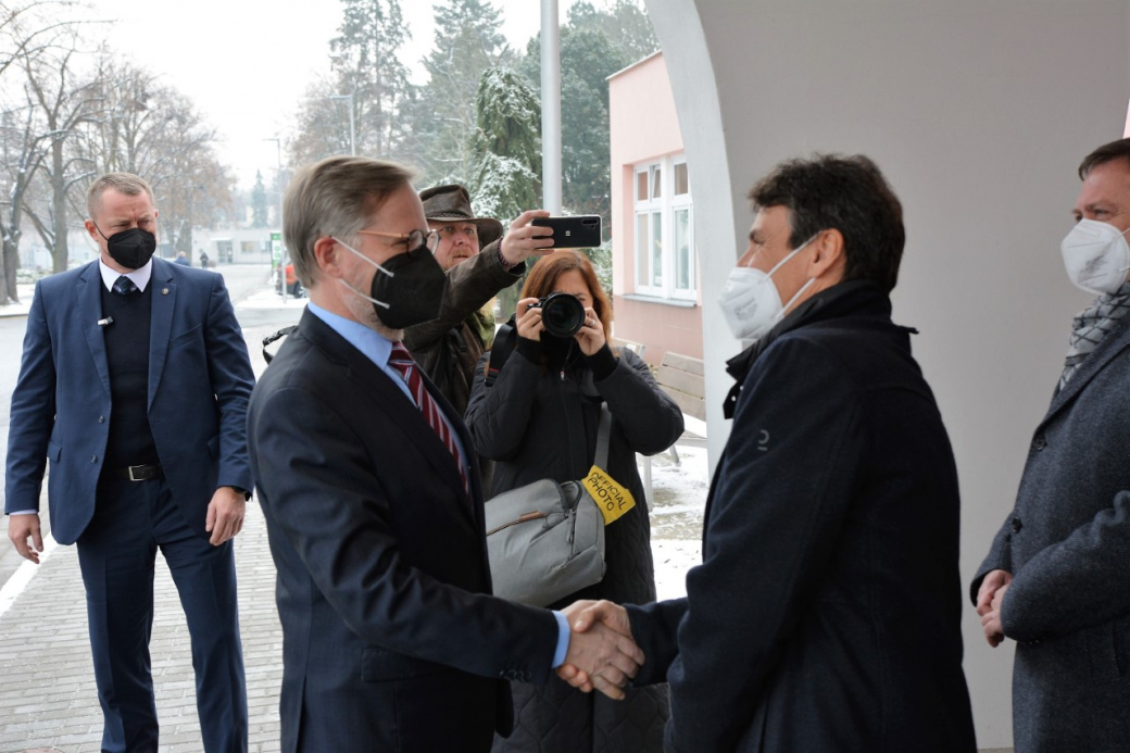 Premiér Petr Fiala navštívil Uherskohradišťskou nemocnici