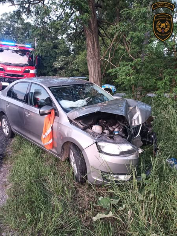 V pátek večer došlo ke dvěma dopravním nehodám