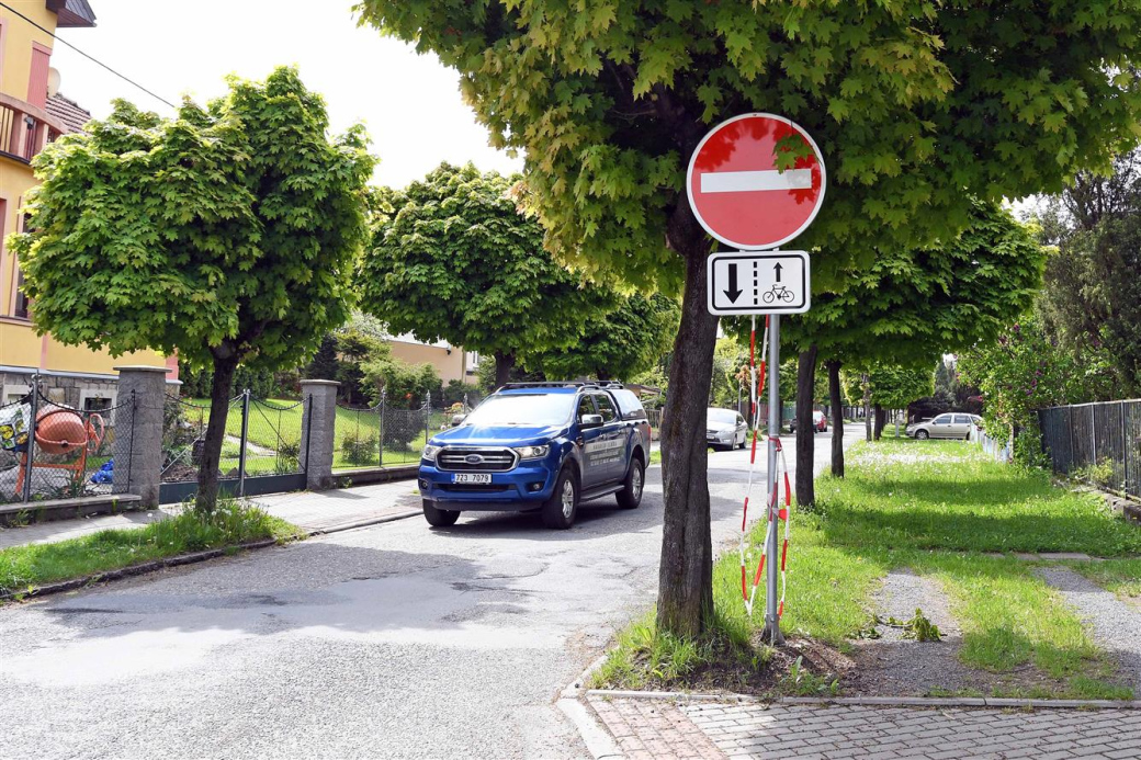 Nové přechody a jednosměrky ve ValMezu zvýší bezpečnost