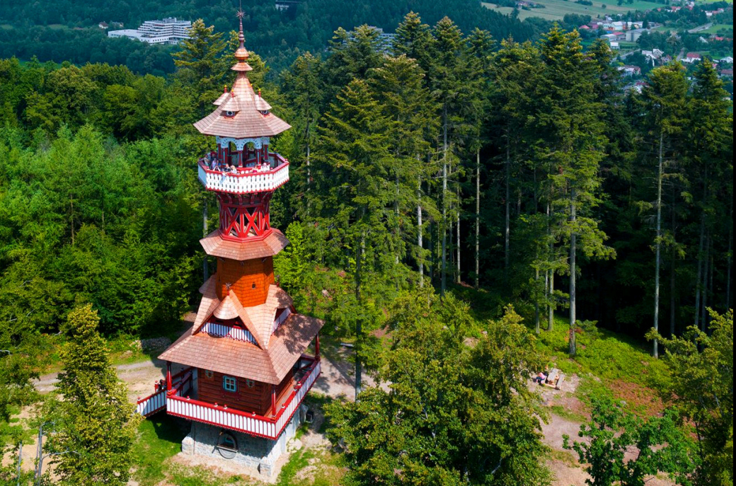 Turistická sezona začíná. Jurkovičova rozhledna se otevírá