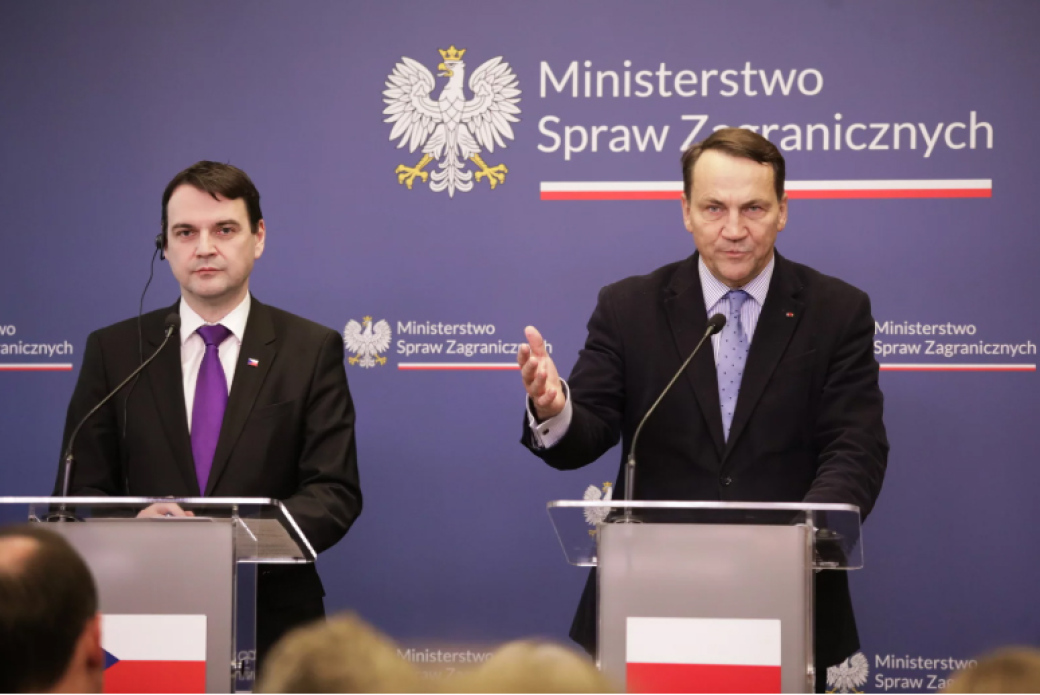 Petr Macinka se ukázal jako pokálené dítě světové diplomacie