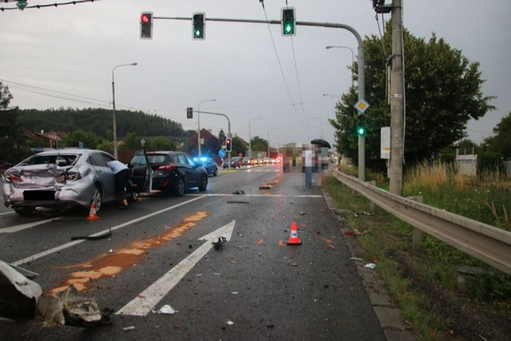 Nehoda sedmi vozidel ochromila provoz do Otrokovic