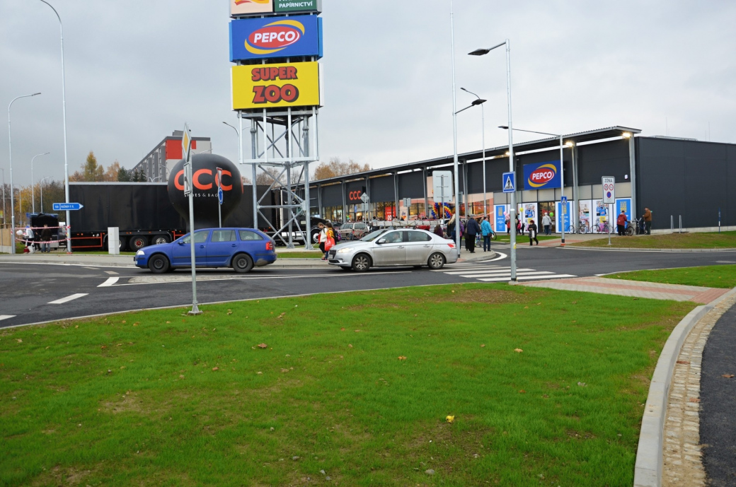 Ve Valašském Meziříčí se otevřelo nové obchodní centrum, OC Křižanova pila