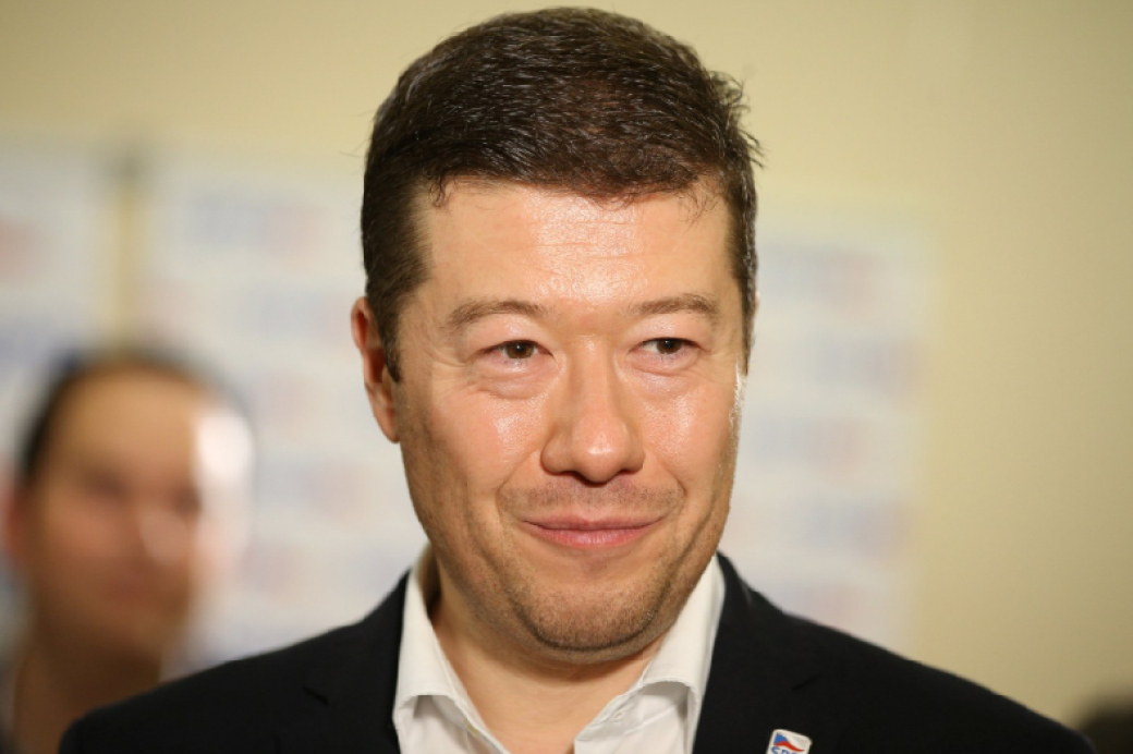 Rodák z Japonska a buřič. Ruská média mají další hvězdu z Česka