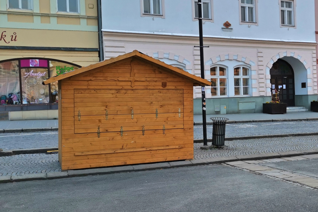 Valašské Meziříčí nabízí roušky a dezinfekci ke koupi občanům