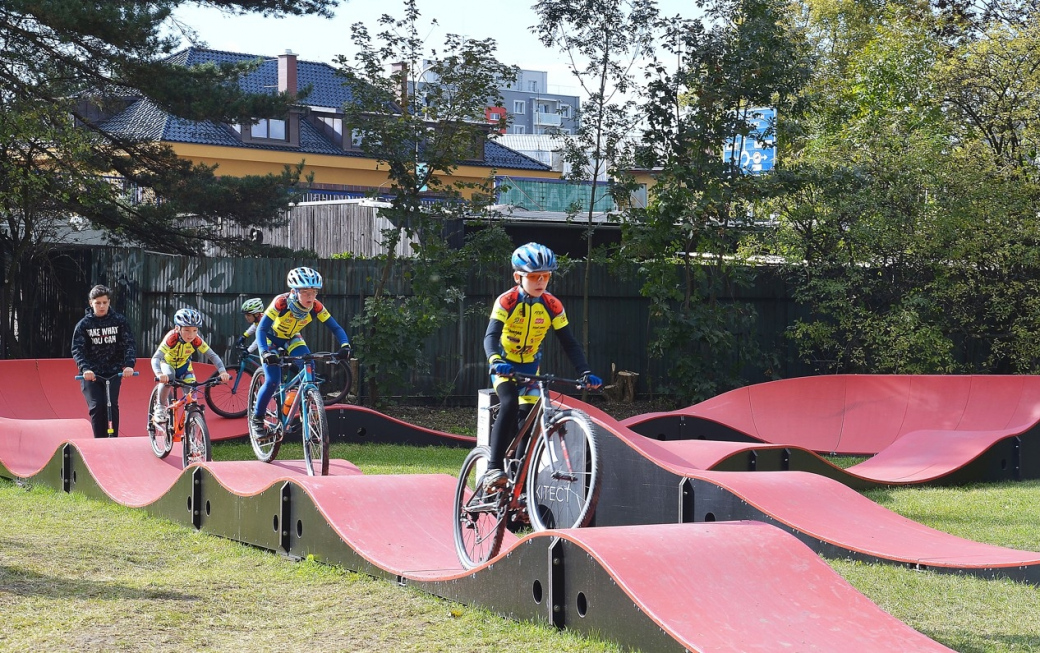 Ve Valašském Meziříčí se už jezdí po novém pumptracku