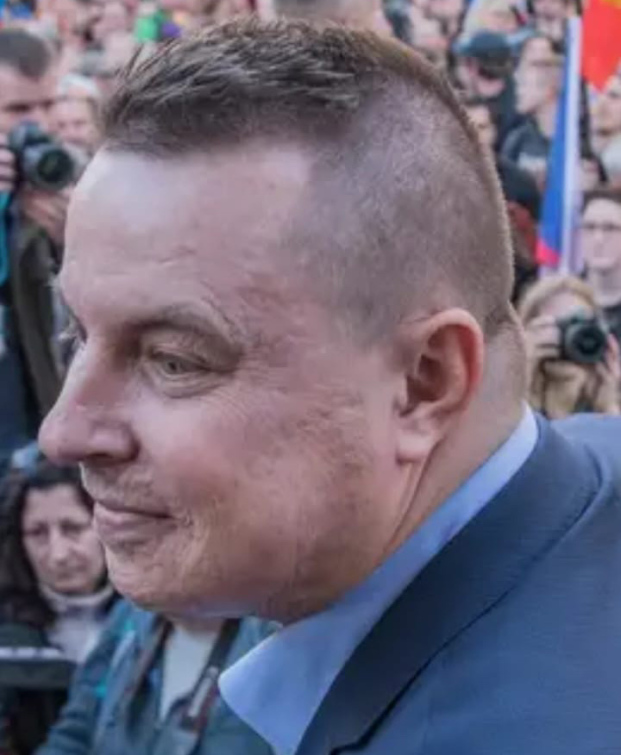 „Morální zrůda v obleku a politický hnůj“. Lobkowicz tepe Rajchla za výroky o prezidentovi