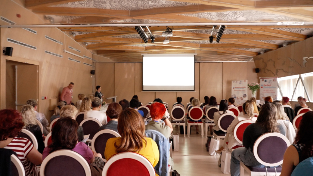 Odborné přednášky. Odborníci z České i Slovenské republiky. Plný přednáškový sál. To byl další ročník konference věnované zažívacímu traktu
