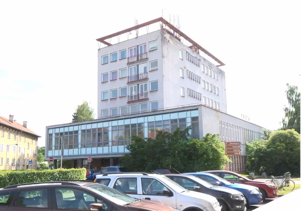 Rožnov má i nadále zájem o koupi budovy pošty