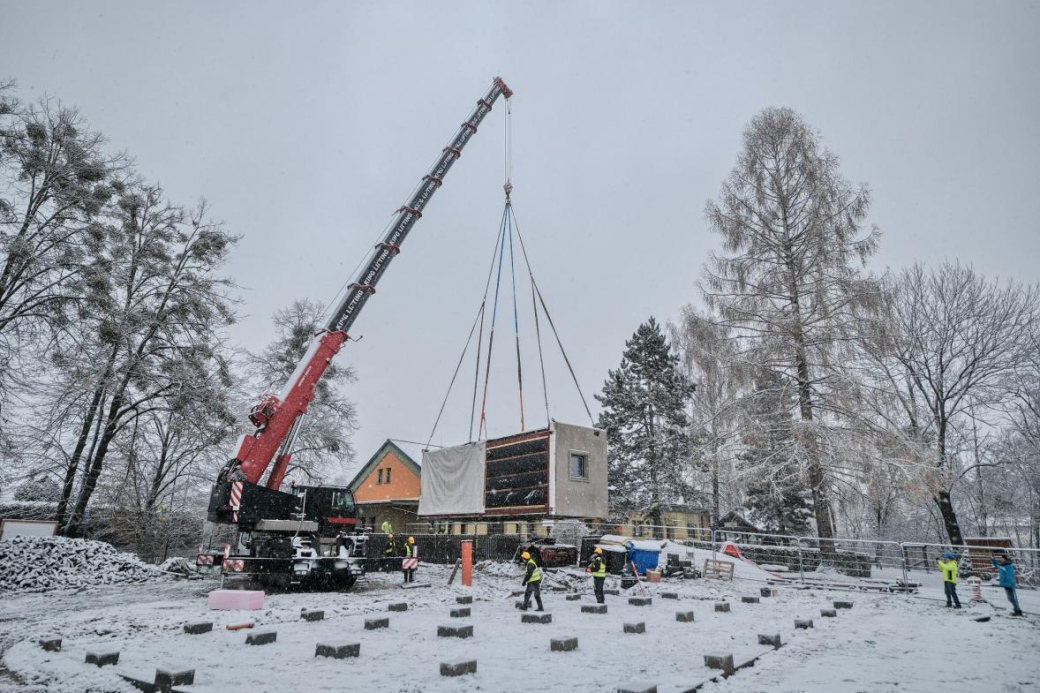 V mateřince Tylovice se instaluje modulární výstavba pro novou dětskou skupinu