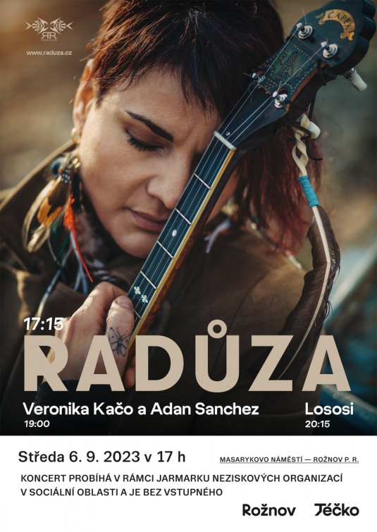 Rožnovské náměstí: Radůza, Lososi, Veronika Kačo a Adan Sanchez