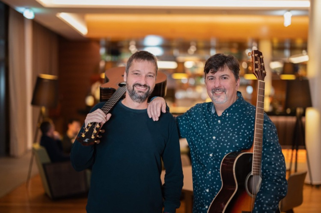 Mario Šeparović & Vojta Šňupárek v rožnovském hudebním altánu