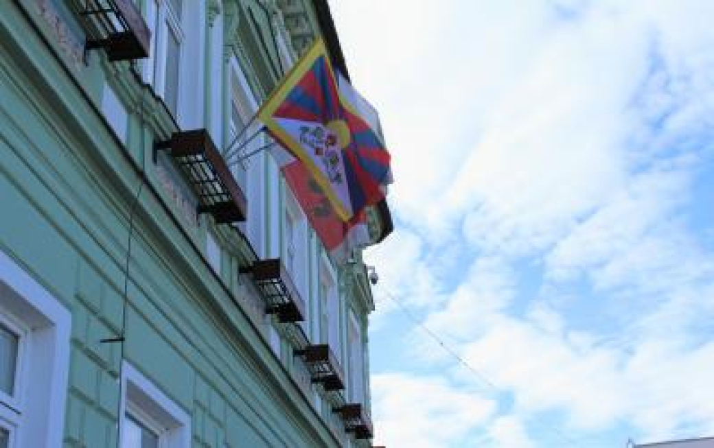 Rožnovská radnice vyvěsila tibetskou vlajku