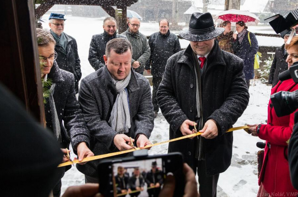 Ministr kultury slavnostně otevřel zrekonstruovaný kostel sv. Anny v Dřevěném městečku 