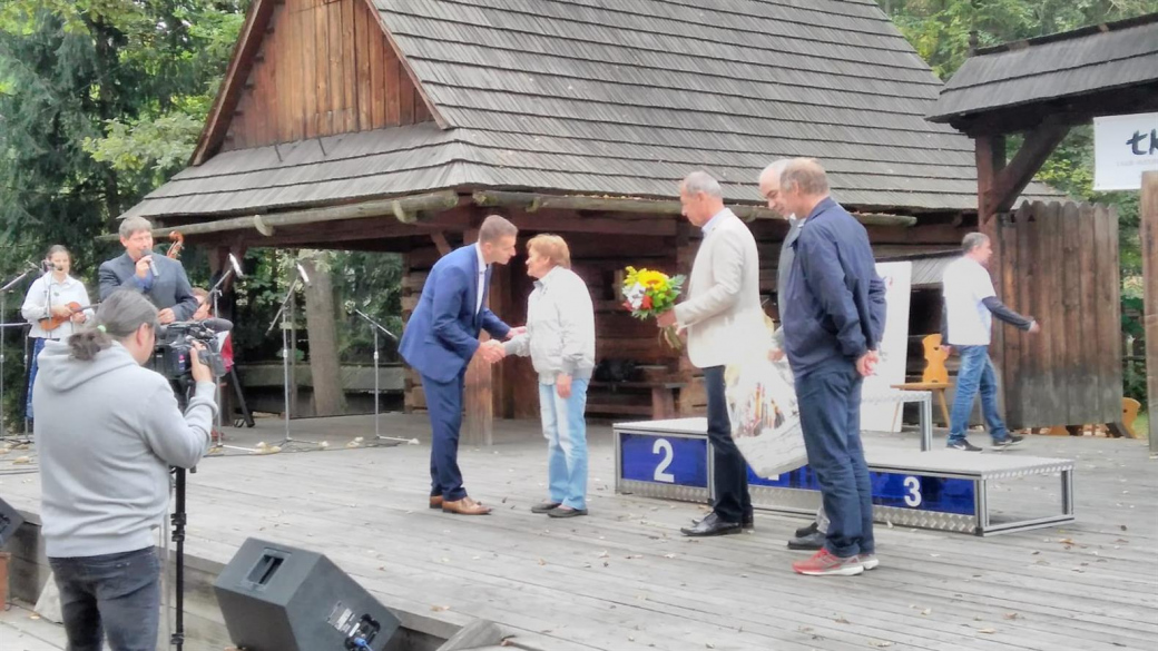 Cenu starosty města Rožnov obdržela Ludmila Bayerová