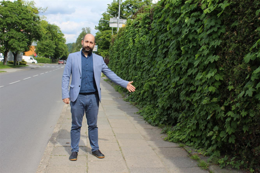 V Rožnově za 800 tisíc Kč opraví chodník na ul. 1. máje v areálu bývalé Tesly
