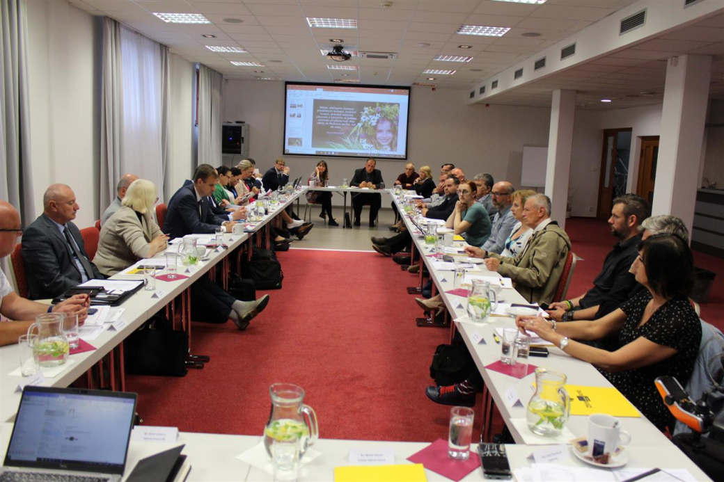 Hejtmanský den. V Rožnově jednali starostové mikroregionu s vedením Zlínského kraje