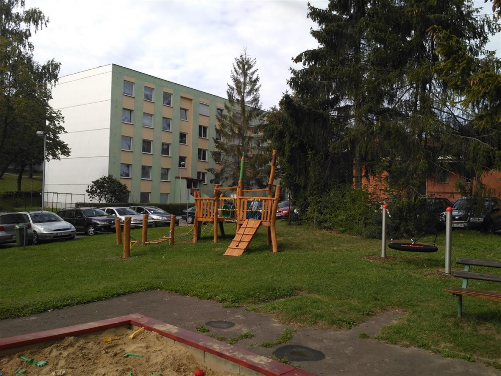 Další dětské hřiště V Rožnově. Tentokrát na ulici Dubková