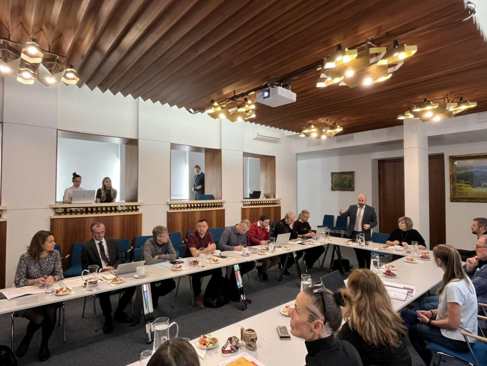 Rožnov jedná se Správou železnic o vybudování nového přejezdu