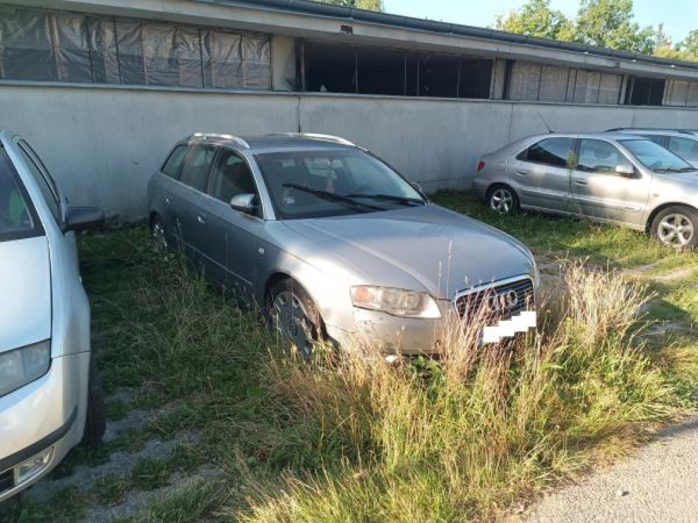 Z ulic Rožnova mizí dlouhodobě odstavená auta