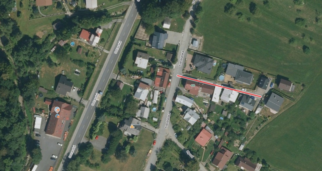 Oprava ulice Polní v Rožnově začala, přinese nové odvodnění i povrch vozovky