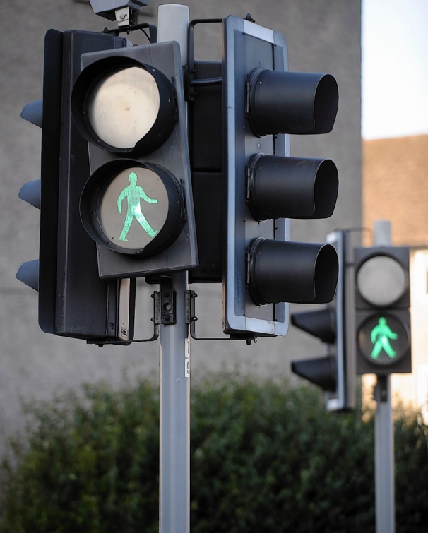 Cyklista narazil do semaforu. Nadýchal dvě promile