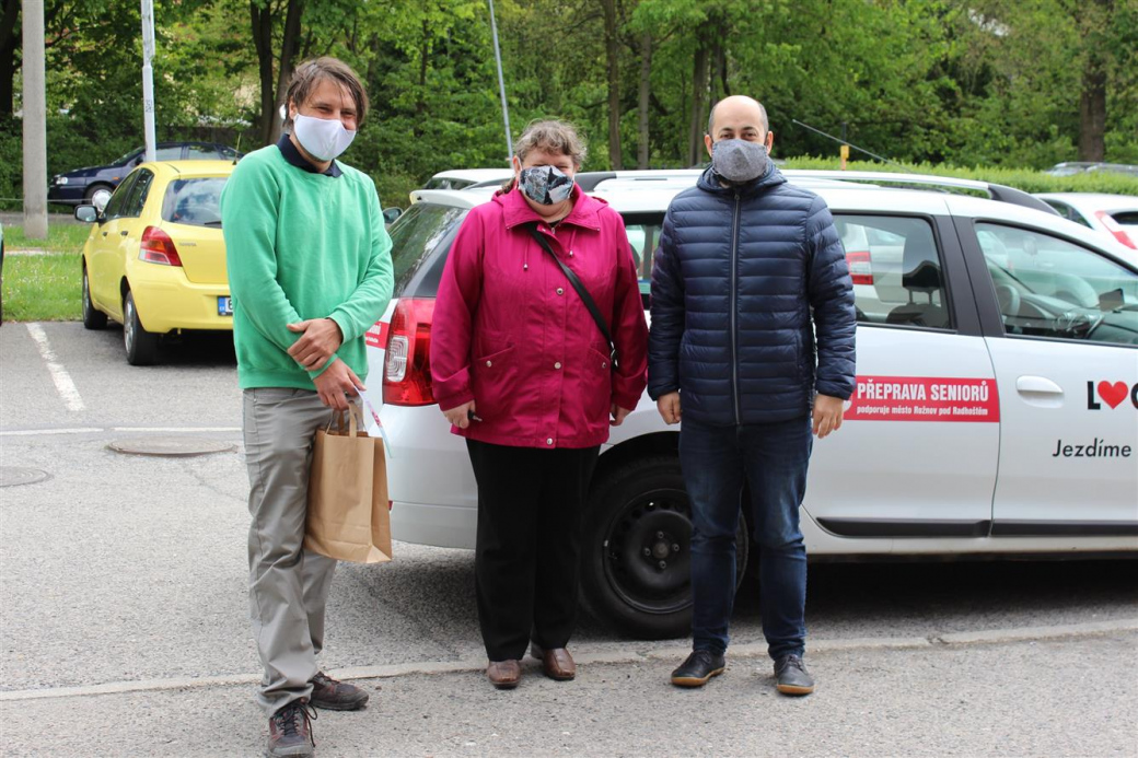 „Senior taxi“ v úterý 12. května odjezdilo 10 000 jízdu