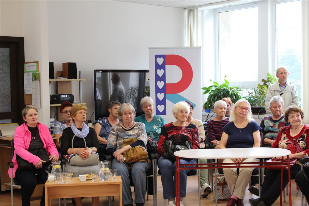 Rožnovští senioři jsou nesmírně talentovaní. Do výtvarné výzvy bylo přihlášeno 61 výtvorů