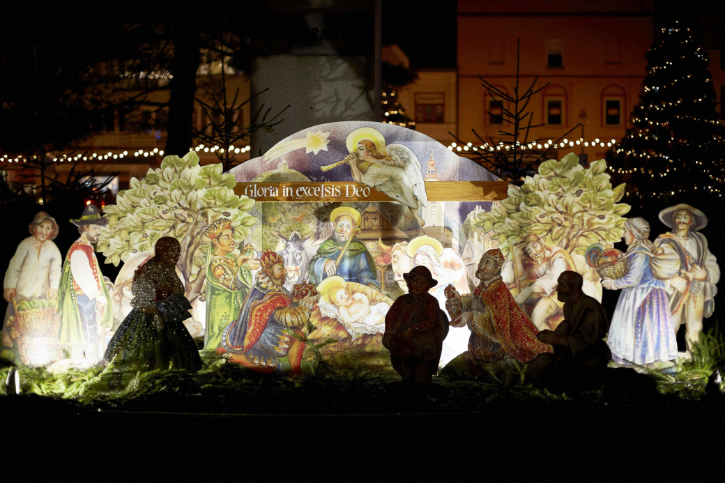 Týdenní Vánoce na náměstí v Rožnově zakončí AG FLEK