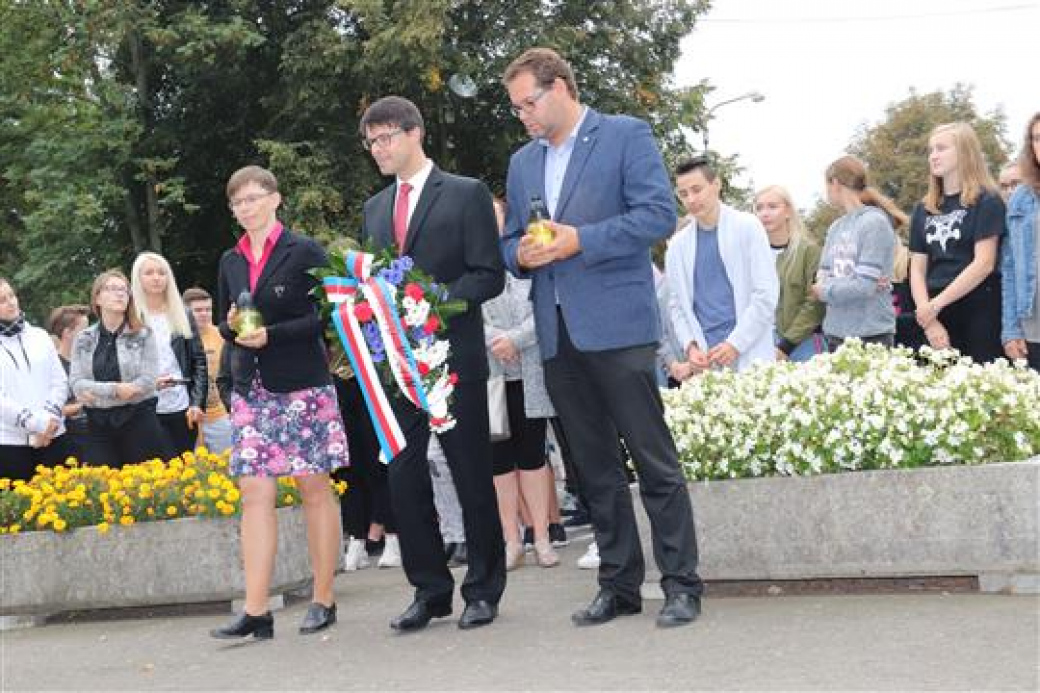 Pietním aktem uctily desítky lidí Tomáše Garrique Masaryka